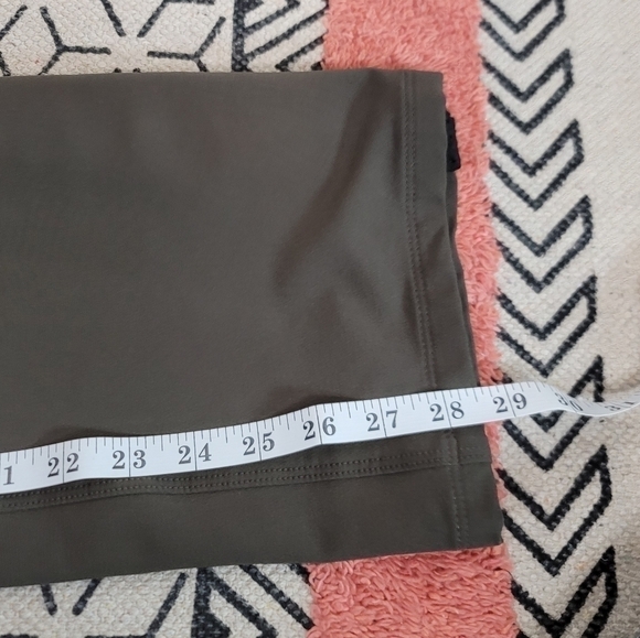 L.L. BEAN BOOT CUT OLIVE GREEN HIKING PANTS, SZ 4 - Picture 11 of 13